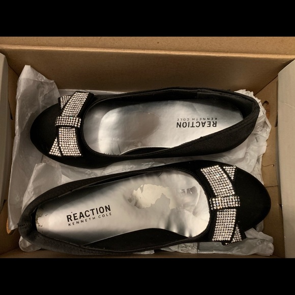 Reaction Kenneth Cole Black Heels - Picture 2 of 4